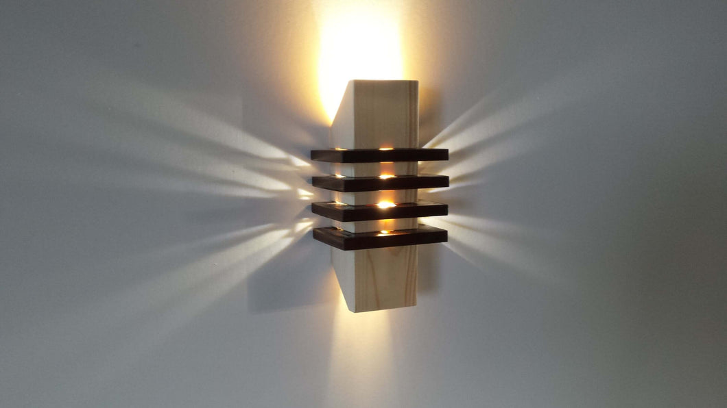 Contemporary wall lamp
