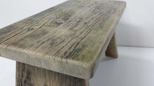 Заредете изображение в инструмента за преглед на галерията, Рециклирана дървена селска табуретка
