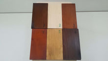 Cargar imagen en el visor de la galería, Pequeño taburete tradicional de madera
